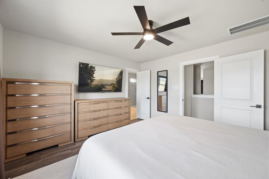 Smooth plaster walls and rich wood flooring define this serene private retreat. Smooth plaster walls and rich wood flooring define this serene private retreat.