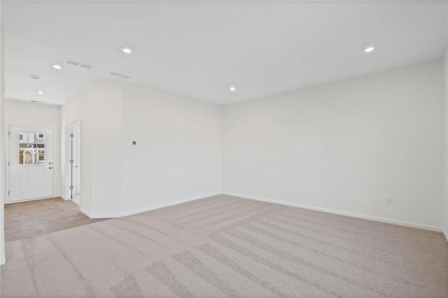 Spacious, unfurnished interior of a new home in Sage Woods, Dallas (Image 27).
