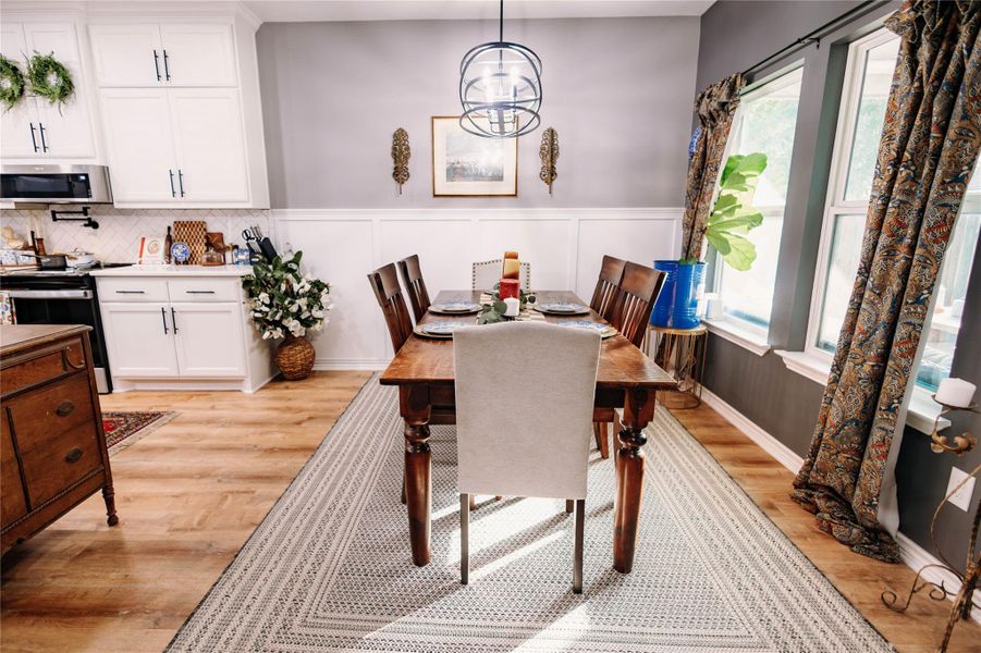 Furnished interior view inside a new home in , Bryan (Image 10).