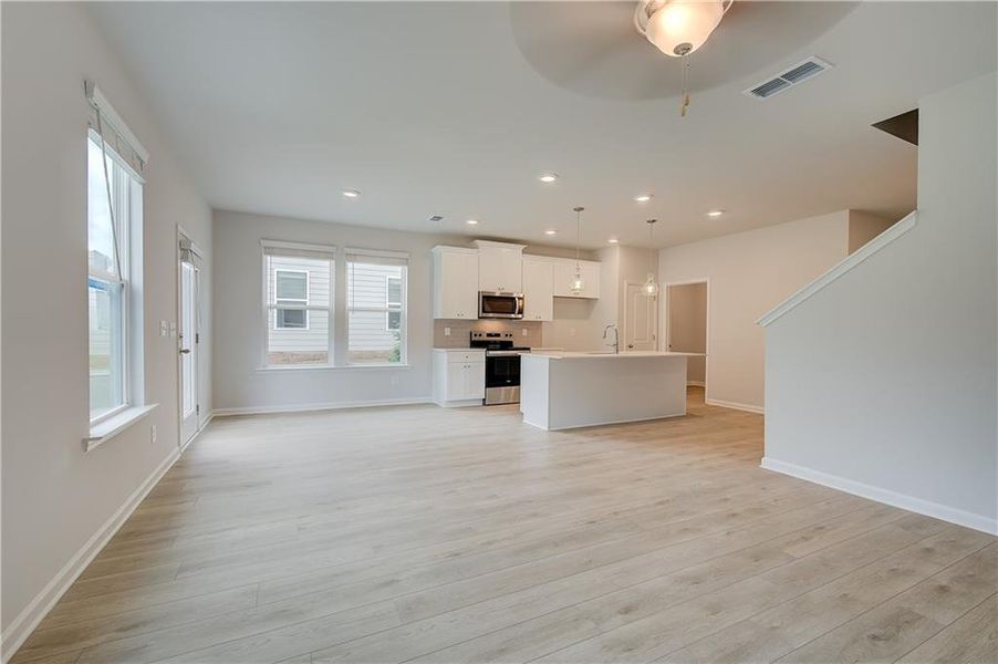Spacious, unfurnished interior of a new home in Abbotts Crossing, Conyers (Image 14).
