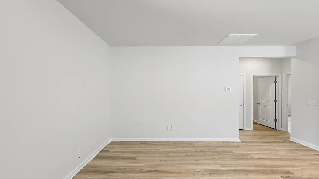 Spacious, unfurnished interior of a new home in Havenwood, North Charleston (Image 15).