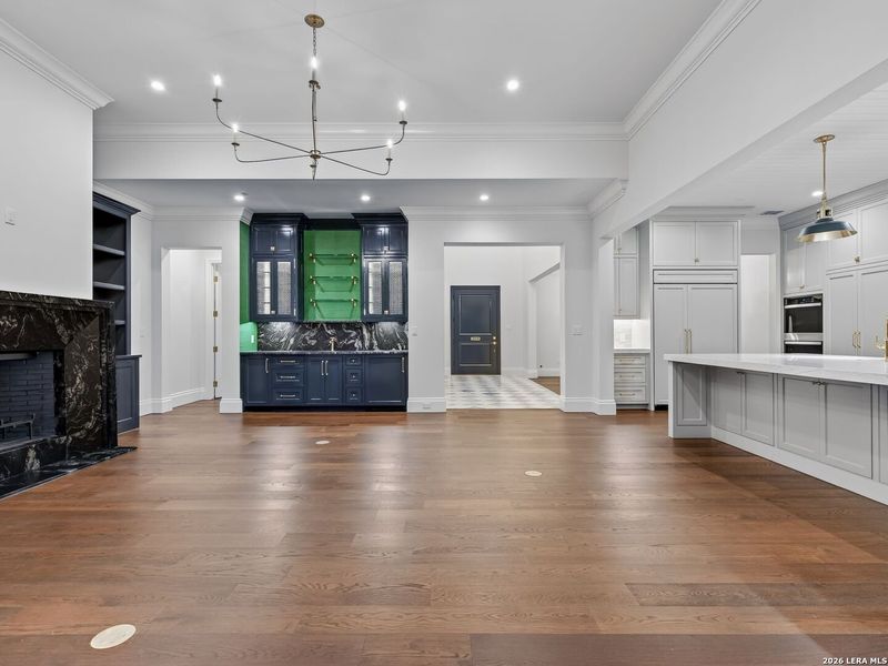 Spacious, unfurnished interior of a new home in , San Antonio (Image 31).