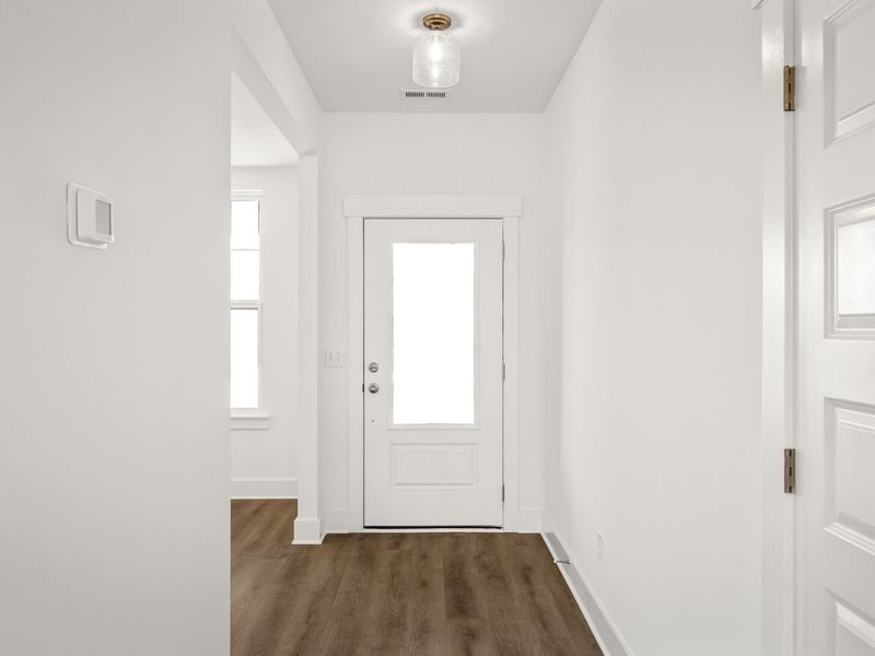 Spacious, unfurnished interior of a new home in Benders Cove, Mount Juliet (Image 24).