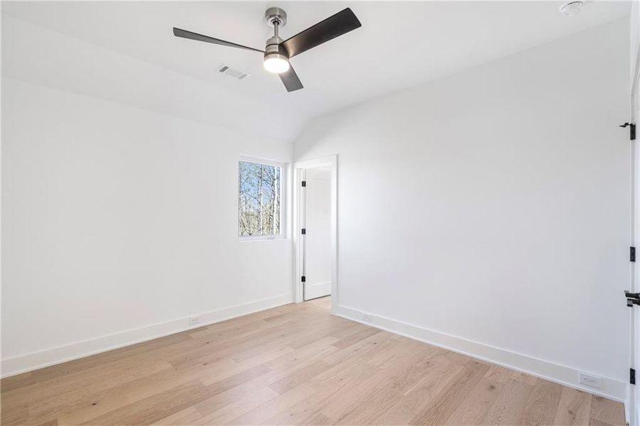 Spacious, unfurnished interior of a new home in Aster, Roswell (Image 20).