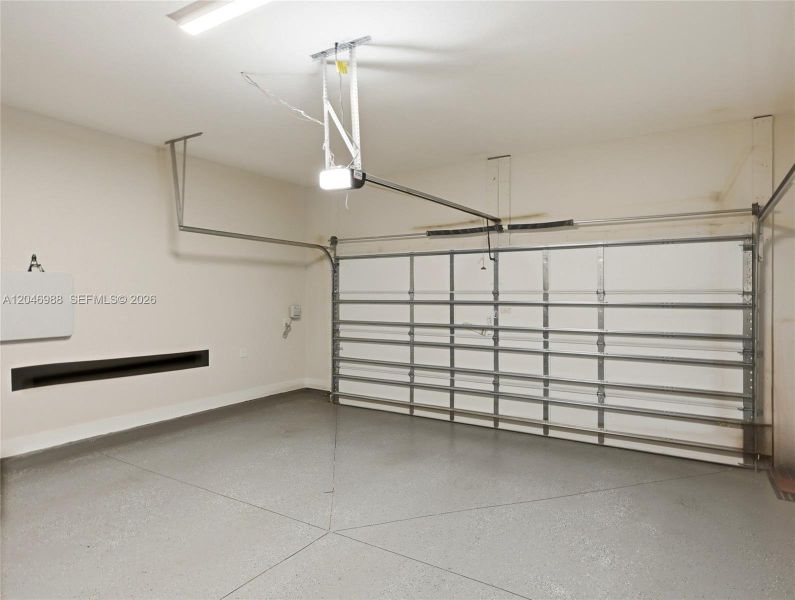 Spacious, unfurnished interior of a new home in , St. Johns (Image 22).