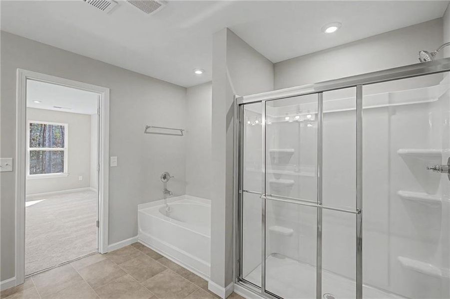 Furnished interior view inside a new home in Crossvine Estates, Braselton (Image 13).