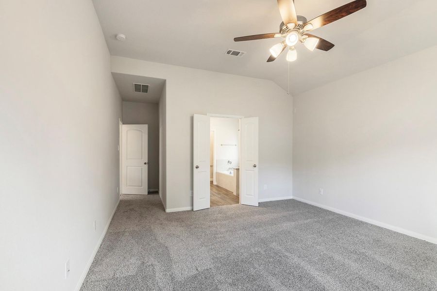 Spacious, unfurnished interior of a new home in , West Columbia (Image 15).