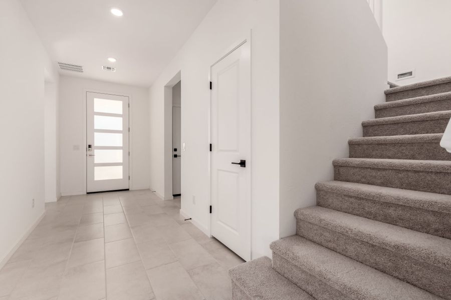 Spacious, unfurnished interior of a new home in Teravalis, Buckeye (Image 10).