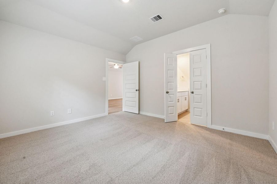 Spacious, unfurnished interior of a new home in Landing Meadows - Traditional Series, New Caney (Image 17).