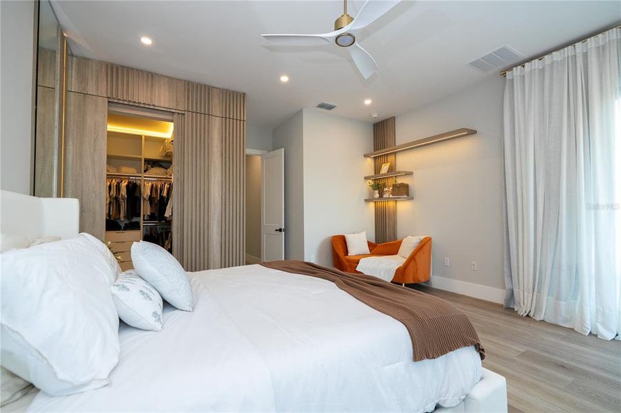 Furnished interior view inside a new home in , Montverde (Image 44).