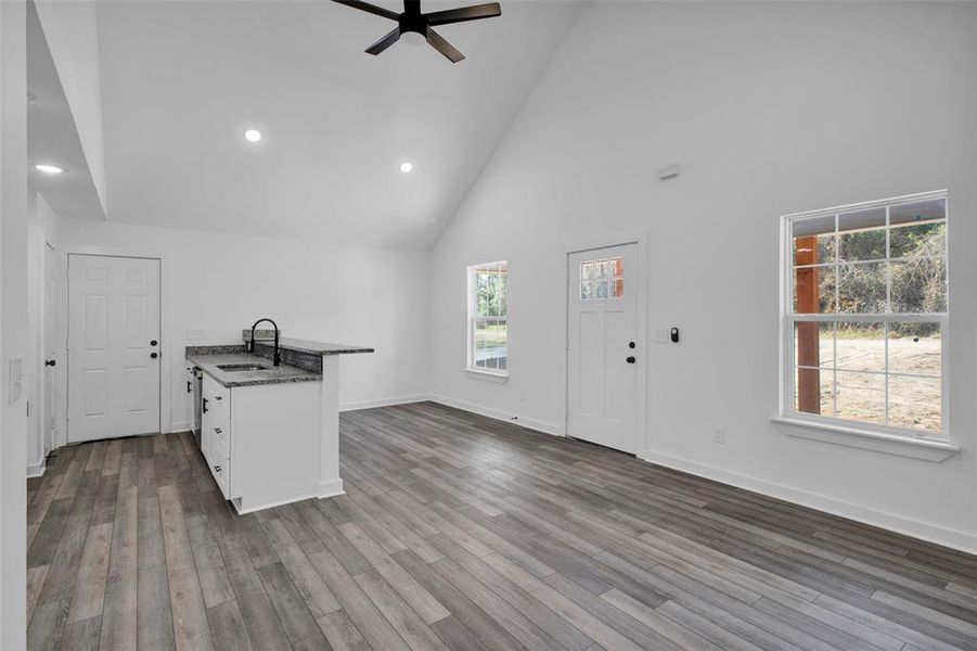 Spacious, unfurnished interior of a new home in , Flint (Image 13).