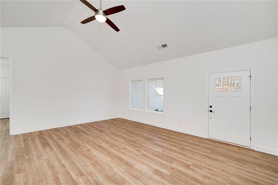 Spacious, unfurnished interior of a new home in , Dawsonville (Image 11).