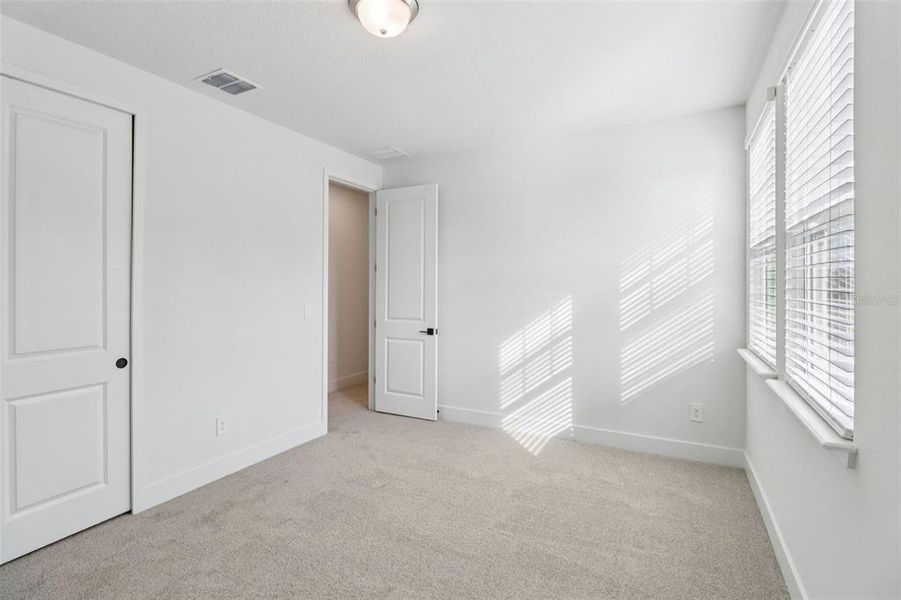 Spacious, unfurnished interior of a new home in Cyrene at Minneola, Minneola (Image 32).