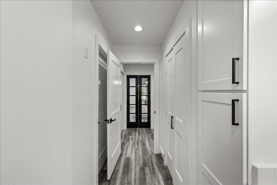 Spacious, unfurnished interior of a new home in , Santa Fe (Image 37). Spacious, unfurnished interior of a new home in , Santa Fe (Image 37).