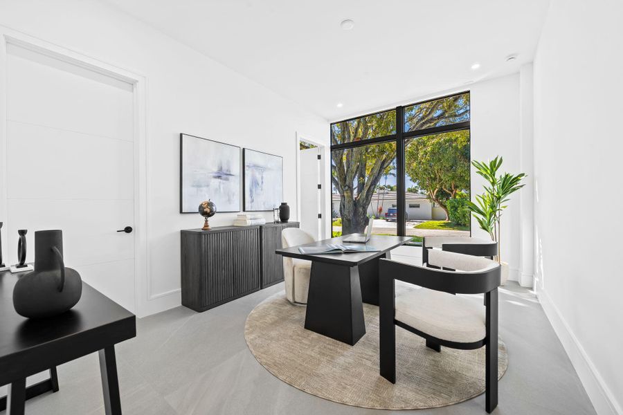 1st Floor Ensuite or office