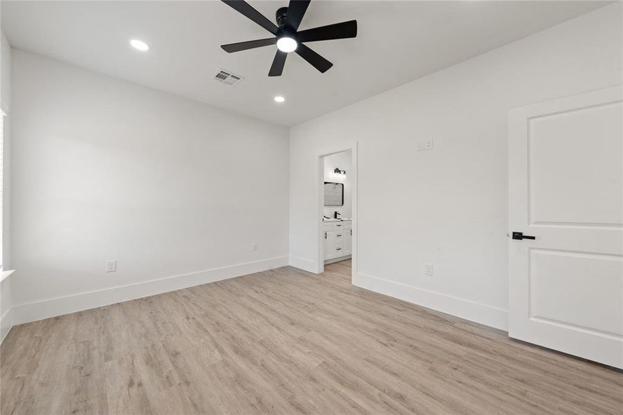Spacious, unfurnished interior of a new home in , Waco (Image 11).