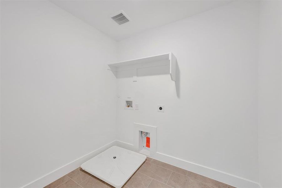 Spacious, unfurnished interior of a new home in Heritage Ranch, Sherman (Image 21). Spacious, unfurnished interior of a new home in Heritage Ranch, Sherman (Image 21).