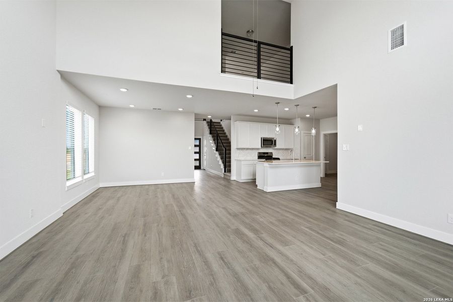 Spacious, unfurnished interior of a new home in Hickory Ridge, Elmendorf (Image 34).