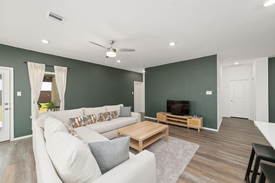 Spacious living room