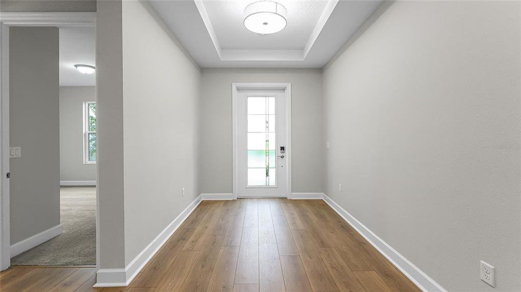 Spacious, unfurnished interior of a new home in Cresswind at Lake Harris, Tavares (Image 34).