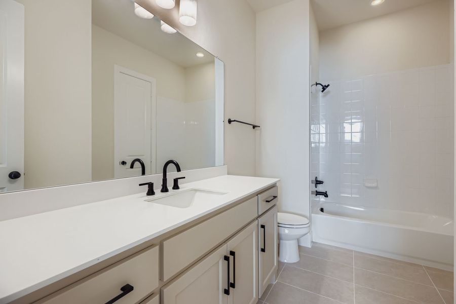4813 Strada - Full Bathroom 4813 Strada - Full Bathroom