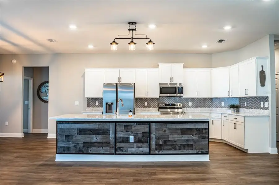 Furnished interior view inside a new home in , Lakeland (Image 7).