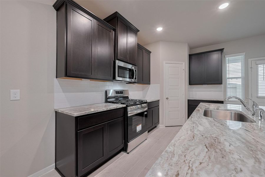 Furnished interior view inside a new home in River Ranch, Dayton (Image 7).
