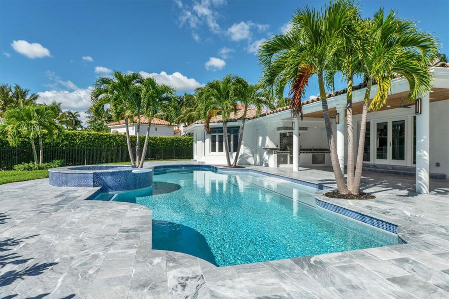 Exterior details and patio area of a home in , Fort Lauderdale (Image 24).