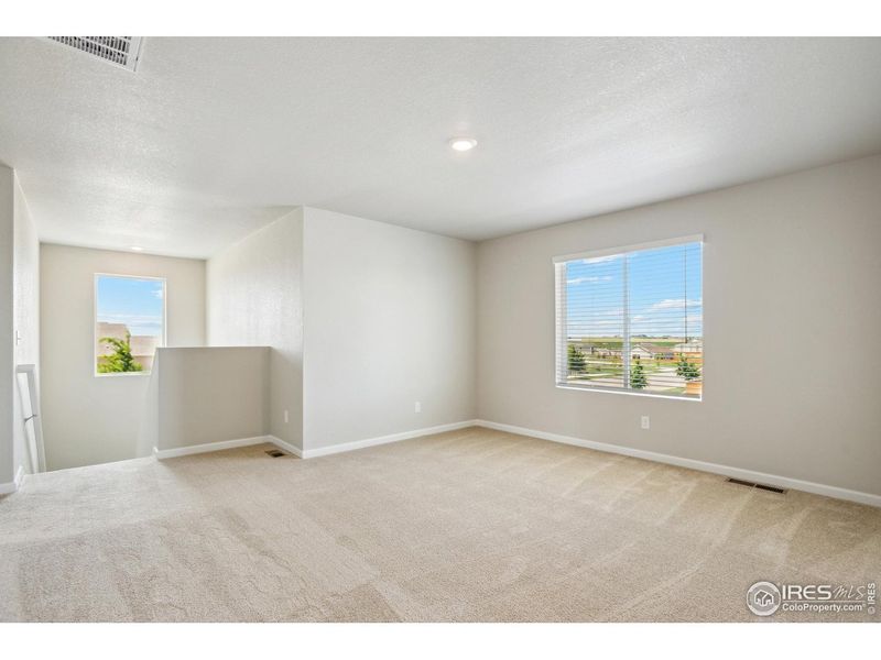 Spacious, unfurnished interior of a new home in , Severance (Image 16).