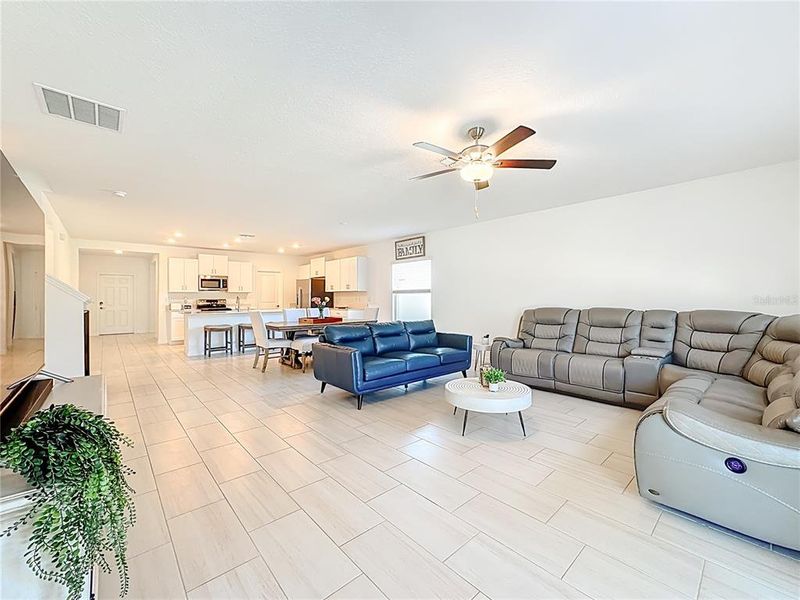 Furnished interior view inside a new home in Berry Bay: The Executives, Wimauma (Image 37).