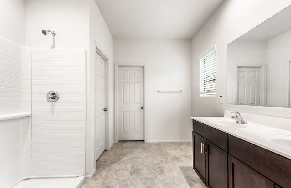 Furnished interior view inside a new home in Copper Falls, Buckeye (Image 11).