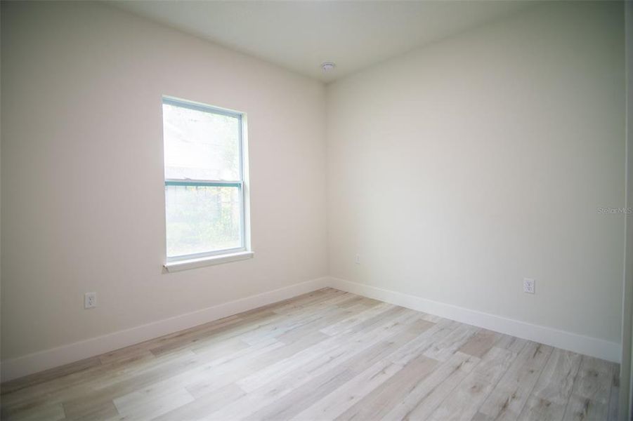 Spacious, unfurnished interior of a new home in , Ocala (Image 12).