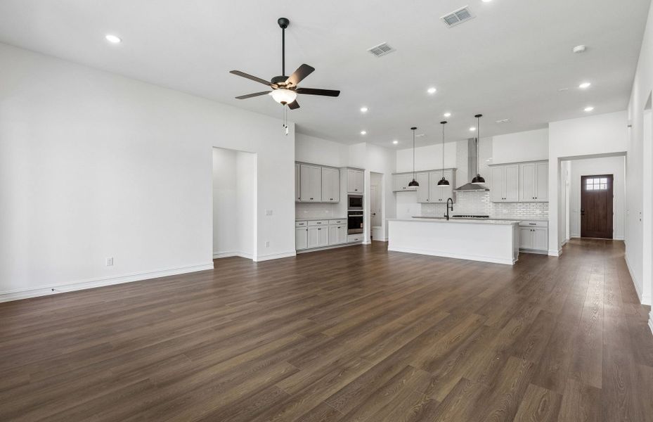 Representative unfurnished interior of a home built from the Azle by Pulte Homes in Wilson Creek Meadows, Celina (Image 31).