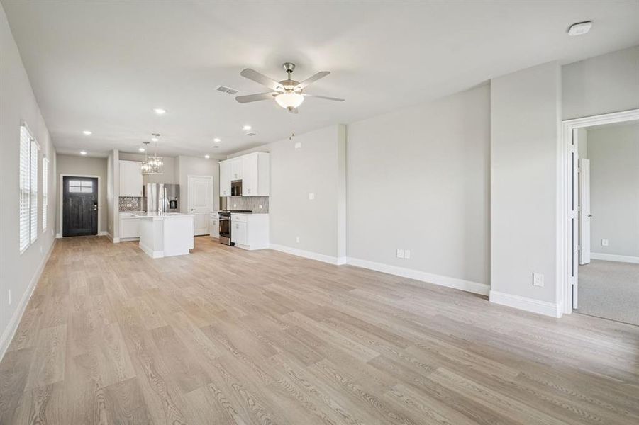 Photo is not of the actual home, but is an inspirational photo of builder’s model home and may depict options, furnishings, and/or decorator features that are not included. Photo is not of the actual home, but is an inspirational photo of builder’s model home and may depict options, furnishings, and/or decorator features that are not included.