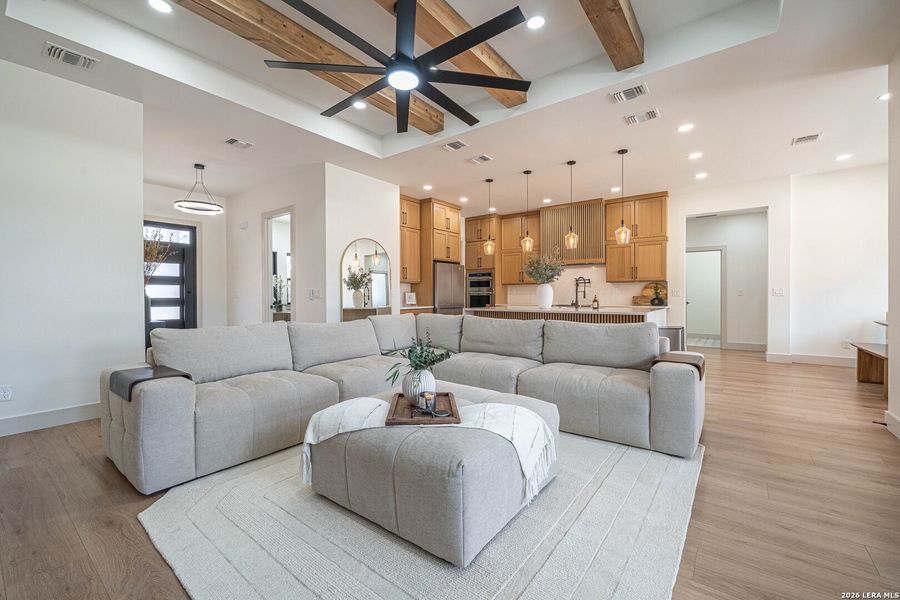 Furnished interior view inside a new home in , Bandera (Image 10).