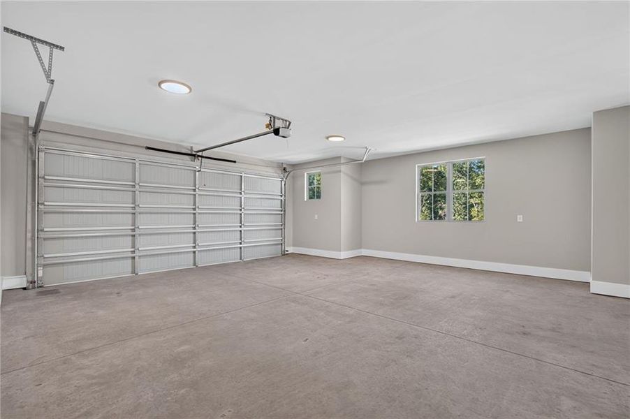 Spacious, unfurnished interior of a new home in , Dawsonville (Image 54).