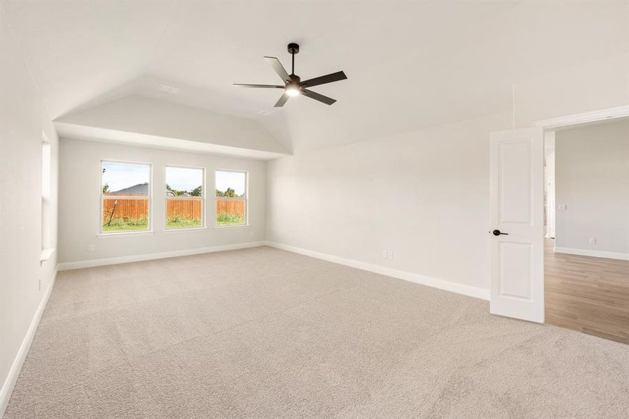 Spacious, unfurnished interior of a new home in The Retreat at North Grove 60, Waxahachie (Image 27). Spacious, unfurnished interior of a new home in The Retreat at North Grove 60, Waxahachie (Image 27).