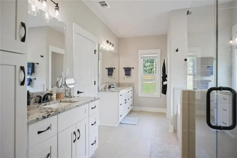 Furnished interior view inside a new home in , Dallas (Image 14).