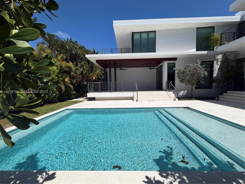 Exterior details and patio area of a home in , Key Biscayne (Image 8).