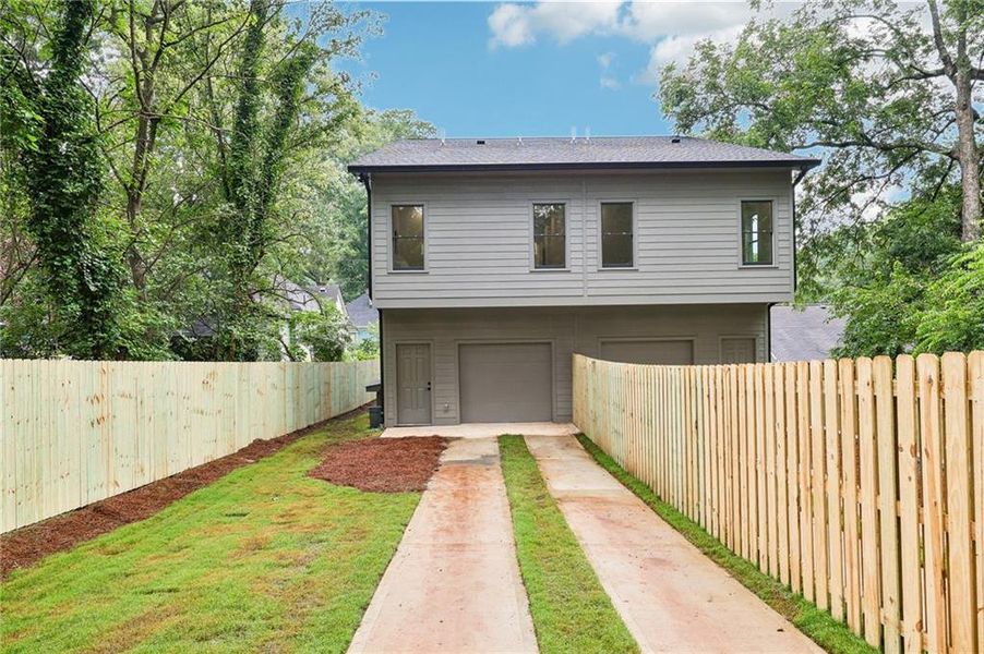 Exterior details and patio area of a home in , Decatur (Image 3).