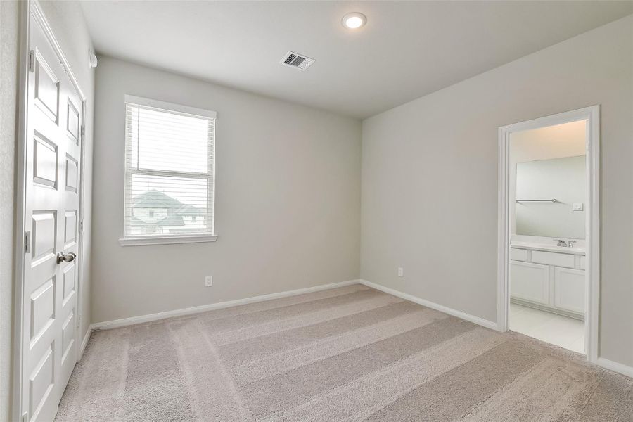 Spacious, unfurnished interior of a new home in Stone Creek Ranch, Hockley (Image 37).