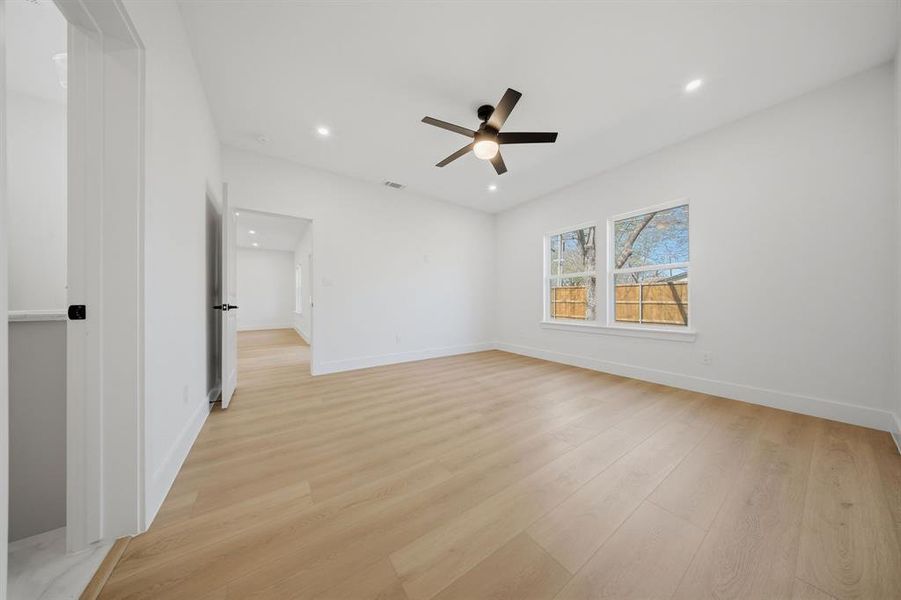 Spacious, unfurnished interior of a new home in , Seagoville (Image 15).
