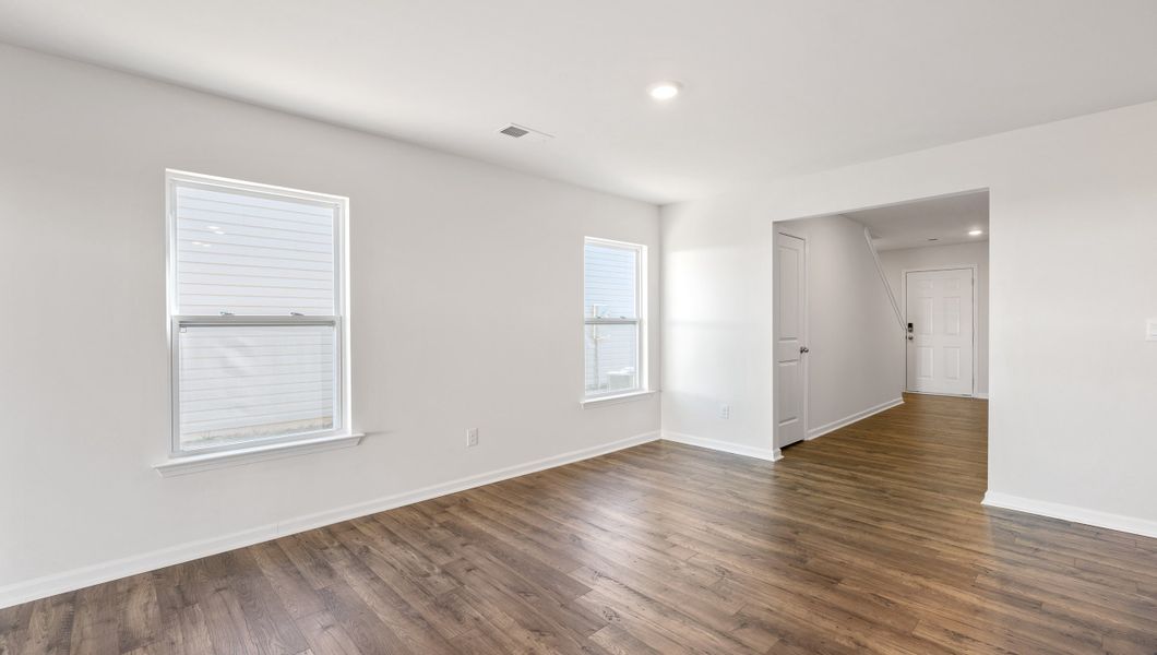 Spacious, unfurnished interior of a new home in Baxter Village, Boiling Springs (Image 16).