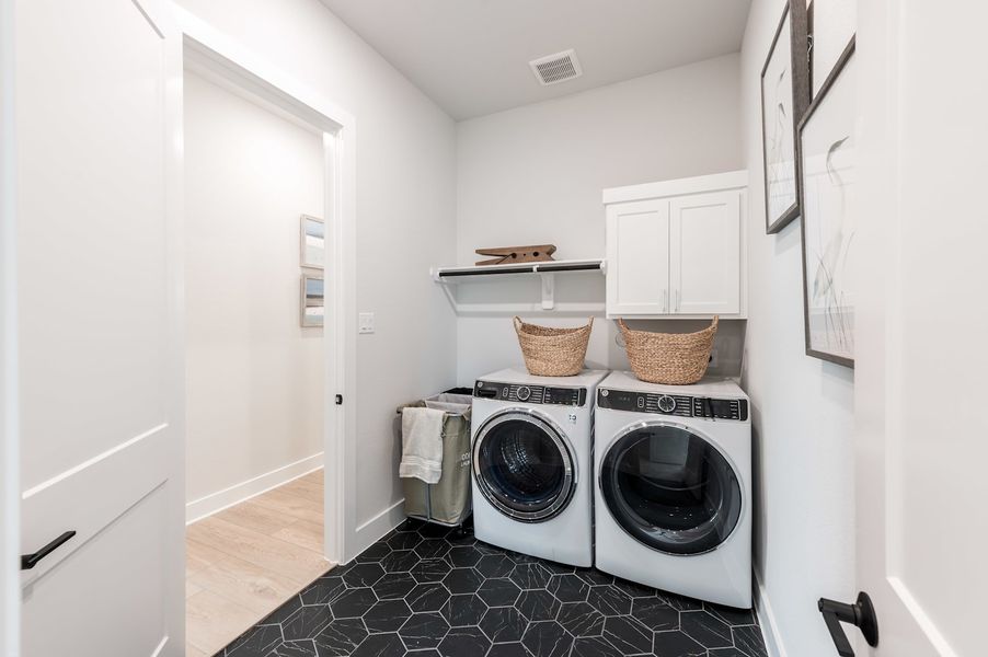 Representative furnished interior of a home built from the Meritage by Tri Pointe Homes in Legacy Grove, Montgomery (Image 94).
