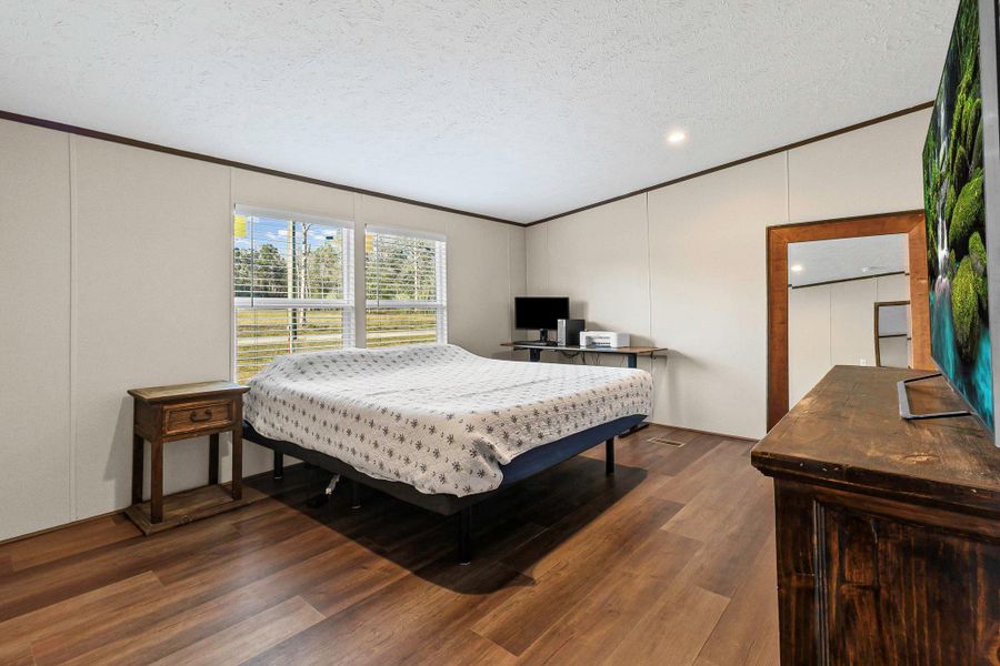 Furnished interior view inside a new home in , Livingston (Image 14).