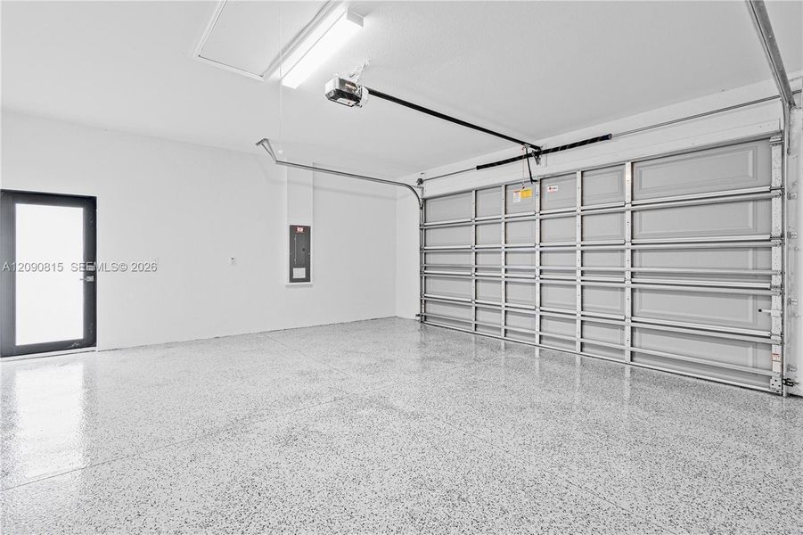 Spacious, unfurnished interior of a new home in , Lehigh Acres (Image 42).