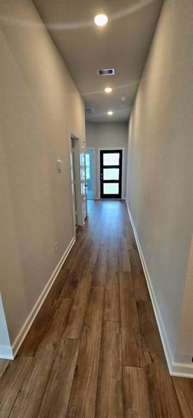 Spacious, unfurnished interior of a new home in Sunterra, Katy (Image 68). Spacious, unfurnished interior of a new home in Sunterra, Katy (Image 68).