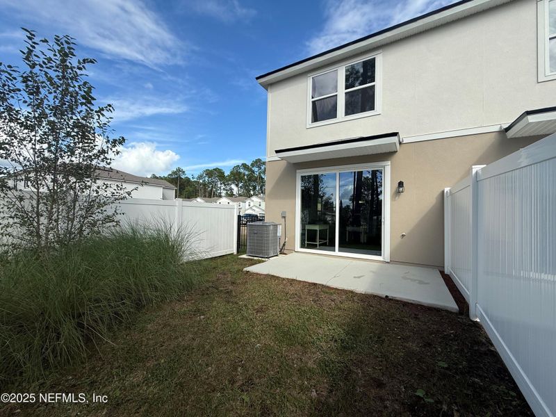 Exterior details and patio area of a home in Hansen Creek, Jacksonville (Image 2).