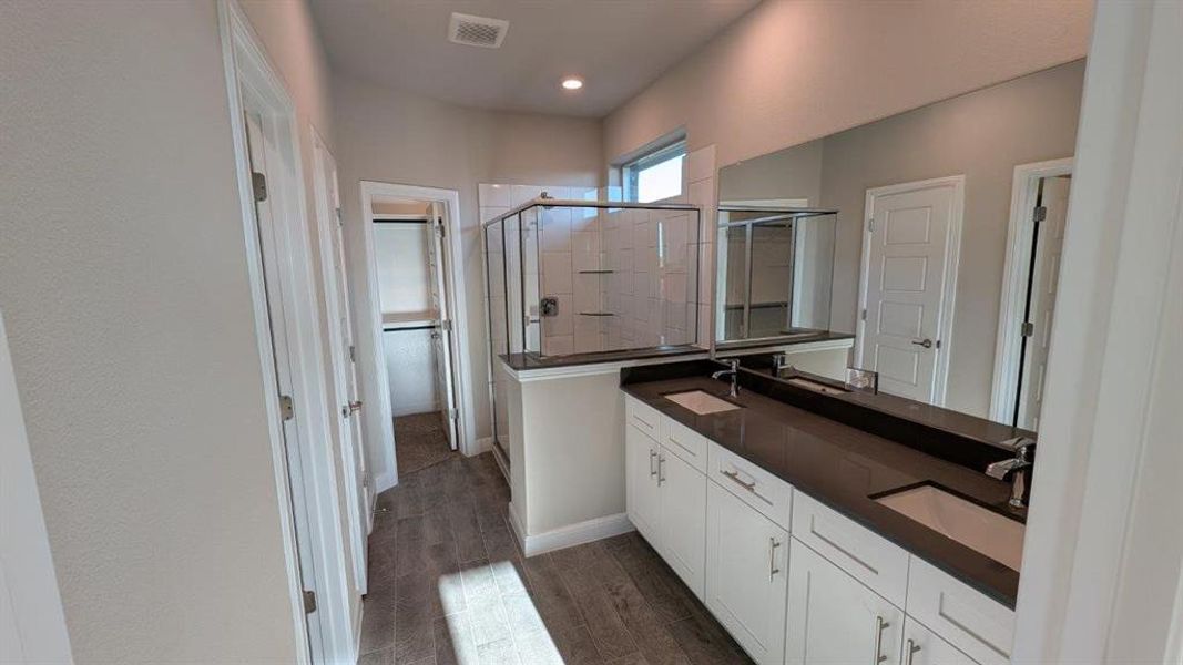 Furnished interior view inside a new home in Bella Vista, Granbury (Image 5). Furnished interior view inside a new home in Bella Vista, Granbury (Image 5).