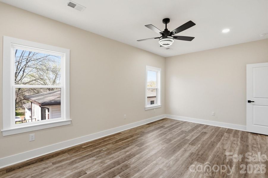 Spacious, unfurnished interior of a new home in , Concord (Image 15).